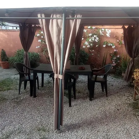 לינה וארוחת בוקר Lamato Borgo 3*